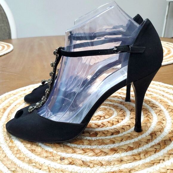 Stuart Weitzman T Strap Womans Crystal Embellished black heels, SIZE 8 - Picture 4 of 12